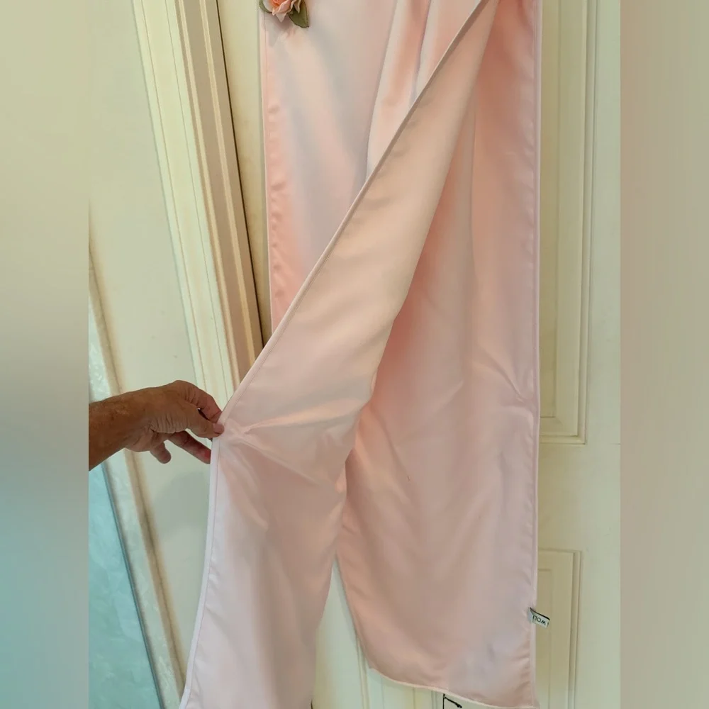 Ilana Wolf NWT Pink Satin Evening Wrap w/ Silk Flower Embellishment. Gorgeous! - Picture 5 of 16